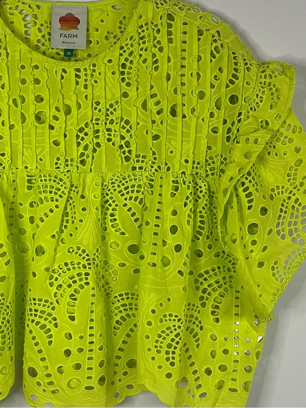 FARM Rio Palm Tree Richelieu Eyelet Ruffle Blouse Lime XS - Picture 8 of 12